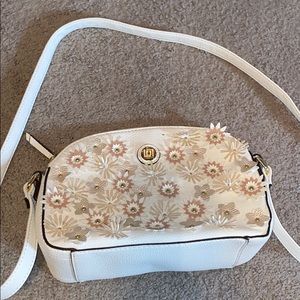 Luz Claiborne Crossbody Purse